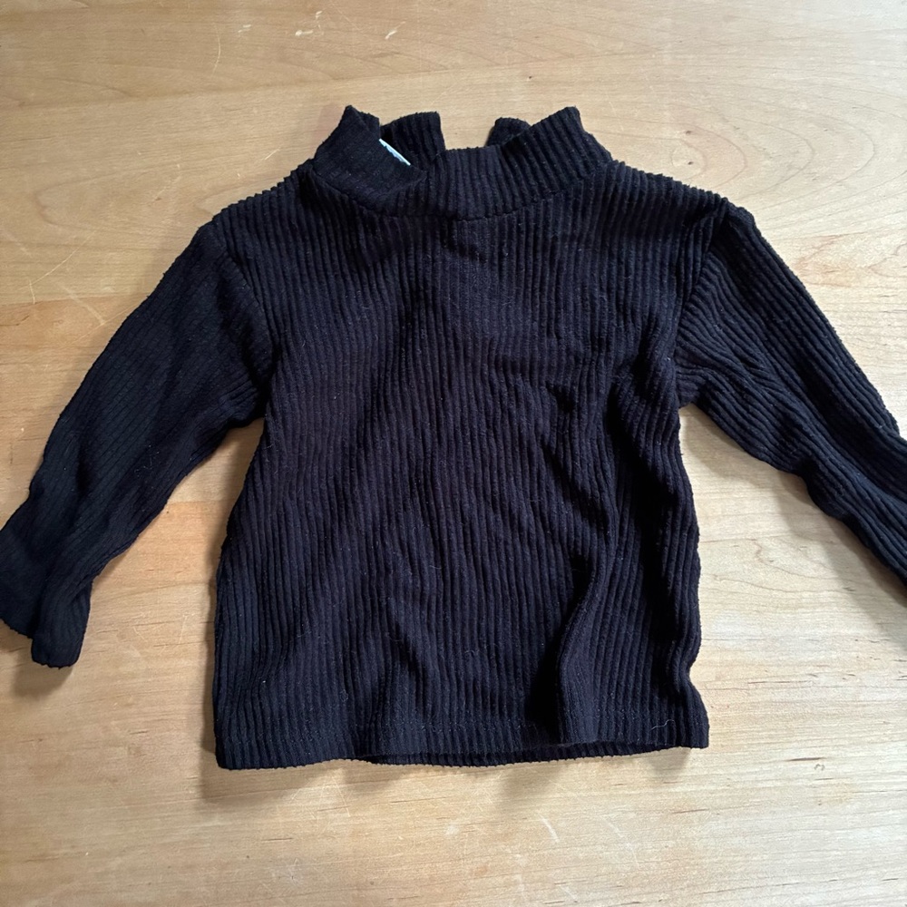 Black ribbed mock neck shirt